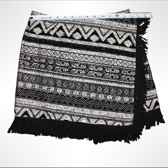 1. State Black & White skirt with fringe - Picture 2 of 4